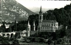 Lourdes - the Basilica and Mountains - CPA