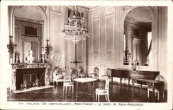 Versailles - Small Trianon the Living room of Marie Antoinette - CPA