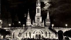 Lourdes - Mariale France - Basilica Our lady of Lourdes - the Night - CPA
