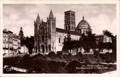 Angouleme CPA Vue generale de la cathedrale