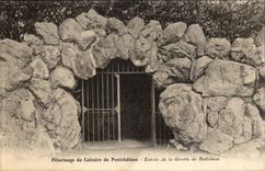 Pilgrimage of the martyrdom of Pontchateau Entrance of the cave of Bethlehem