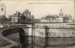 Chantilly - the Castle - the Grid of Honor - CPA