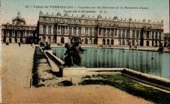 Palate of Versailles CPA Frontage on the gardens and the floor of water