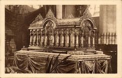 Small Hunting of vermeil offered by Brazil relics of co Therese of the Jesus child