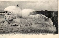 Treport - the Pier one day of storm headlight - lighthouse - CPA