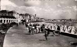 Sables d'Olonne - the Embankment - CPA