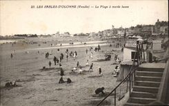 Sables d'Olonne - the Beach with the low tide - CPA