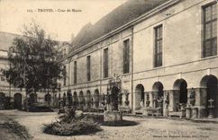 troyes CPA Court of the museum