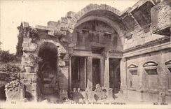 Nimes CPA der Tempel des Diane gesehenen Innenraums