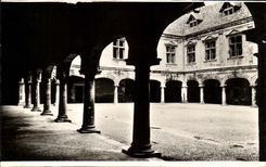 Besancon - arcades and Interior Court of the Grandvelle Palate - CPA