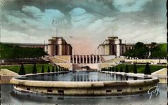 Paris CPA the palate of Chaillot seen of the gardens