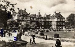 Paris - 6 - Garden and Palate of Luxembourg 1615 - 1620 - CPA