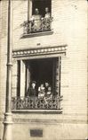 CARTE PHOTO Neuilly sur SEine (locataires a l'etage couple de 50 ans)