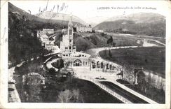 Lourdes Overall picture CPA of the garden and basilica