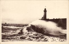 Treport CPA der Pier ein Tag des Sturms (Scheinwerferleuchtturm)