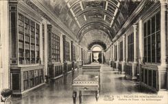 CPA Palate of Fontainebleau Gallery of Diane Bibiliotheque (library)