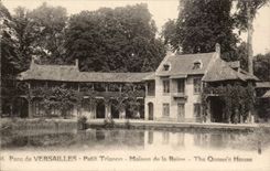 Versailles CPA Small TRianon House of the queen
