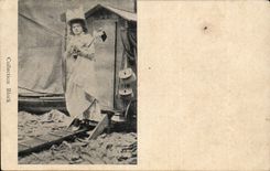 CPA Folklore Colelction Block Woman leaving a bathing hut