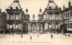 CPA Lyon the town hall the frontage places Comedy