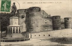 CPA Angers Statue of king Rene and the castle