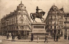 CPA Orleans the place of Martroi Statue of Jeanne d' Arc