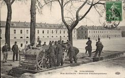 Vincennes CPA Our artillerists Exercise of loading (soldiers militaria)