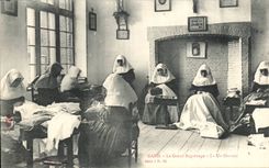 Belgie Belgium CPA large the beguinage a sewing room