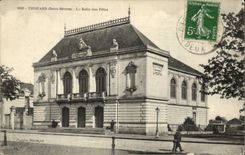 Thouars - the village hall - CPA