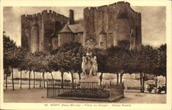 Niort CPA Places keep Statue Ricard
