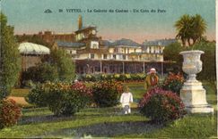 Vittel CPA the gallery of the casino a corner of the park