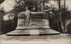 Mit dem Kragen Chipotte CPA des Denkmals der Brigade 86eme