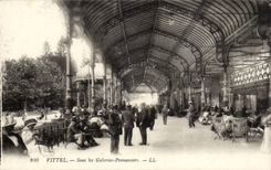 Vittel CPA Under the galleries promenades