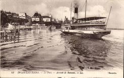 Evian les Bains CPA the port Arrival of the boats