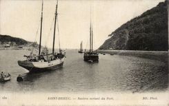 Saint Brieuc CPA Ships leaving the port