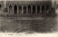 Bayeux CPA die Kathedrale Saulengange des Nave