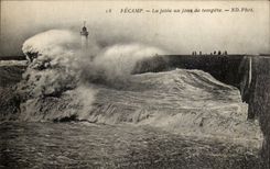 Fecamp CPa der Pier ein Tag des Sturms (Scheinwerfer)