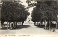 Angoulême CPA in Richtung zum Carnot Denkmal