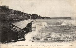 Trouville auf Ansicht des MeerCPA des Strandes genommen vom Pierweg