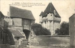 Nevers CPA die Tur von CRoux und sein vor Station