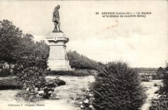 Ancenis CPA the public garden and Statue of Joachim Bellay