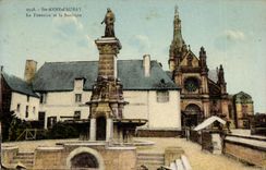 Sainte Anne d' Auray - the Fountain and Basilica CPA