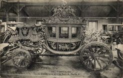 CPA Versailles La voiture ayant servi au sacre de Charles X