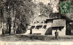 Versailles CPA Le Petit Trianon Le hameau de Marie Antoinette la ferme