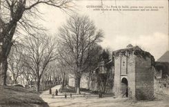 Guerande CPA die Tur des grossen quadratischen Aufsatzes der Abdeckungen mit einem festen Saulengang