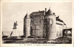 Dieppe CPA das Schloss und die Statue von Vauquelin