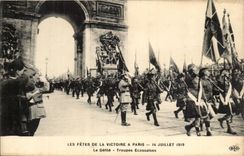 Paris CPA FEtes of the Victoire has Paris July 14th 1919 Scottish the Troupes procession (scottish troops)