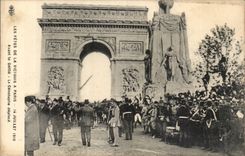 Paris CPA Defiles of the victory has Paris July 14th 1919 Before the procession the Cenotaph moves