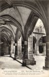 Paris CPA Place des Archives Petit cloitre des Billettes