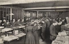 Paris CPA the Small Newspaper part of the service of Transport (Publications volumes) TOP (newspaper presses media)