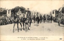 Paris CPA Festivals of the Victoire July 14th 1915 the procession Marshals Joffre and Foch (militaria)